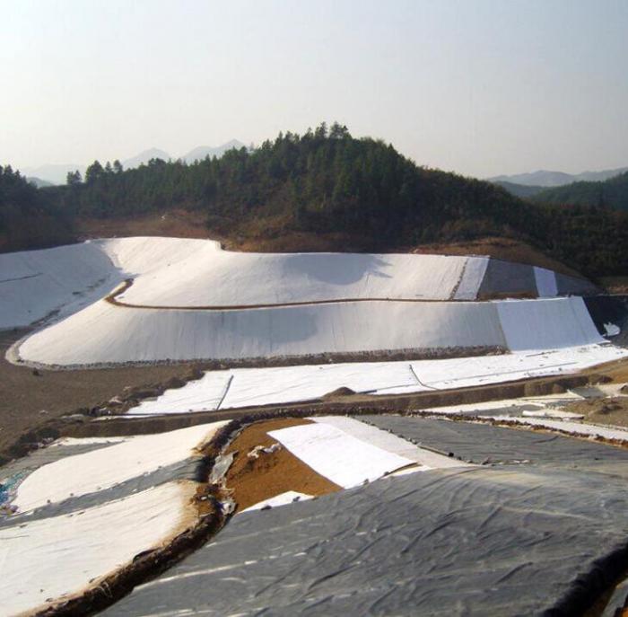 復(fù)合土工膜的防滲性能如何做到防水?