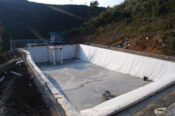 土工膜在鋪設時怎么保證在坡度上不滑坡 第3張