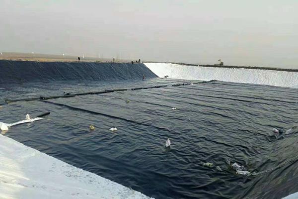 在垃圾填埋場施工時應該選擇什么樣的土工膜？  第2張