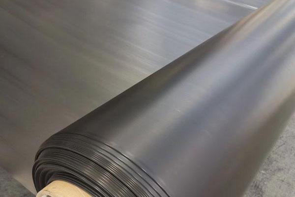 鋪瓷磚前先鋪土工膜，更加穩固耐用！  第1張