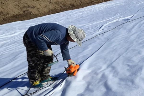 復(fù)合土工膜對施工環(huán)境的要求以及在冬季施工的注意事項有哪些呢? 第3張